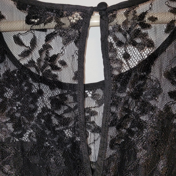 Black knee length dress - Picture 3 of 4